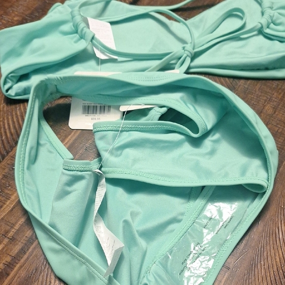 Fabletics Green Bikini Set with Sporty Design - Picture 9 of 9
